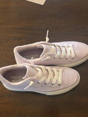 Skechers Women's Lilac Arch Fit Arcade Canvas Sneakers